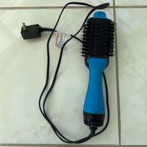REVLON One Step Hair Dryer And Volumizer Hot Air Brush